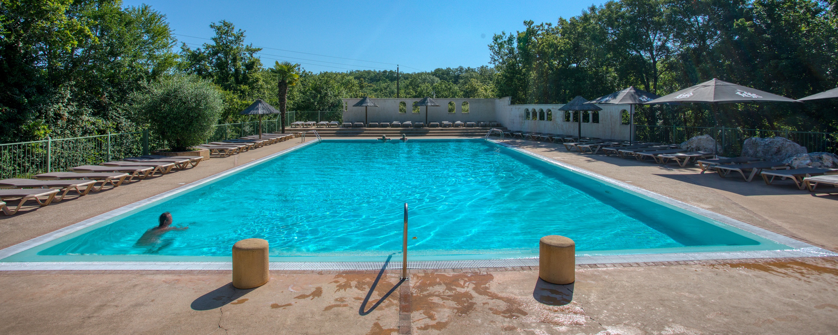 piscine_camping-naturiste_soleil_large